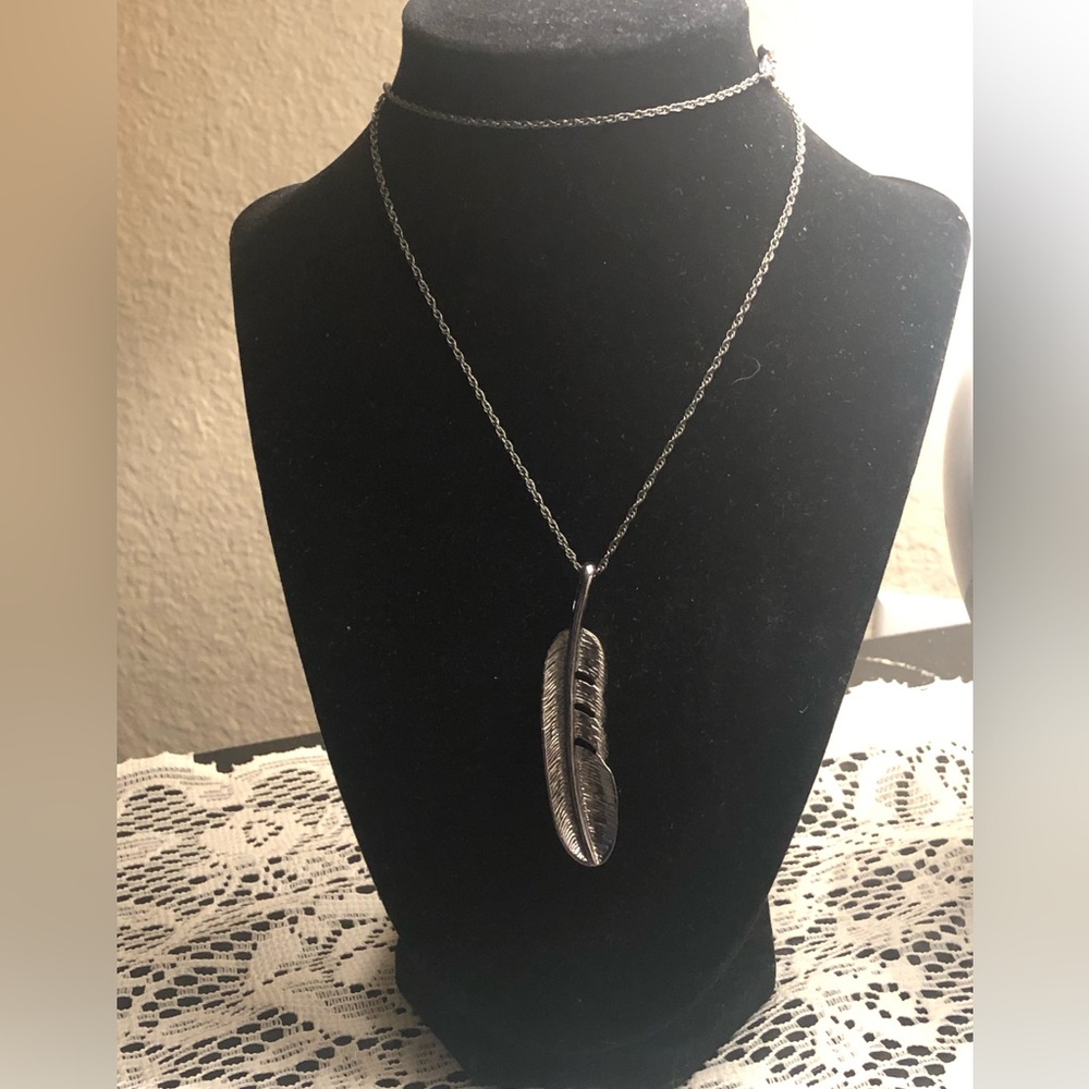 Silver Feather Pendant Necklace